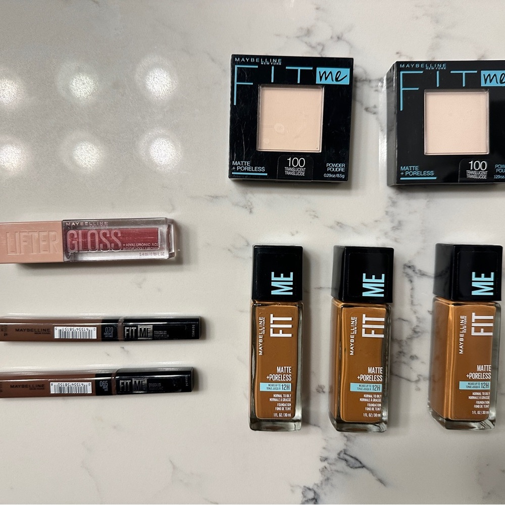 Maybelline Makeup Set - Foundation, Powder, Gloss